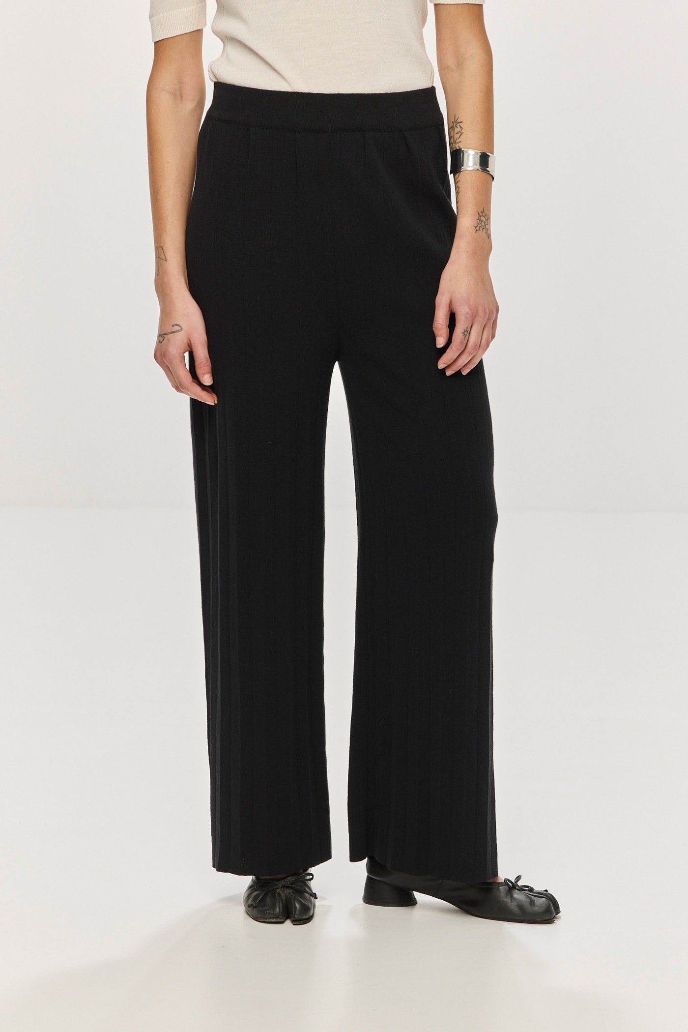 Durban Plissé Pants - Black